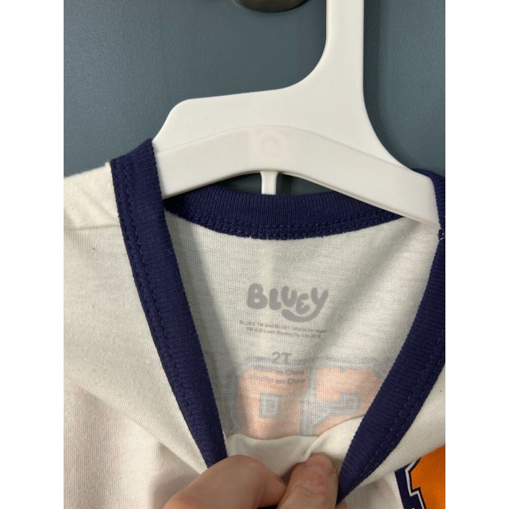 NWT Bluey Toddler Boys 2-Piece Athletic Outfit Set 2T White/Navy Brisbane Print - Picture 3 of 5